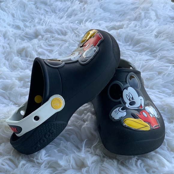 Crocs - Picture 3 of 8